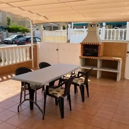 Huebsche Erdgeschosswohnung Mit Grossem Garten By Interhome Apartamento *