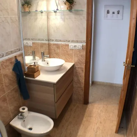 Huebsche Erdgeschosswohnung Mit Grossem Garten By Interhome Apartamento