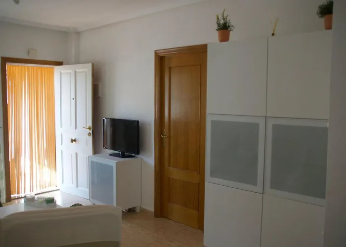 Huebsche Erdgeschosswohnung Mit Grossem Garten By Interhome Apartament *