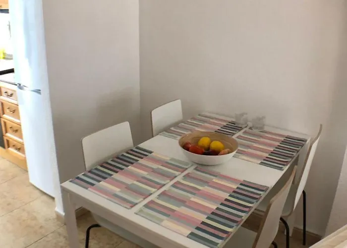 Huebsche Erdgeschosswohnung Mit Grossem Garten By Interhome *