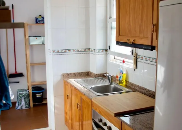 Huebsche Erdgeschosswohnung Mit Grossem Garten By Interhome Торевьиа