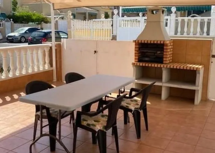 Huebsche Erdgeschosswohnung Mit Grossem Garten By Interhome Apartament *