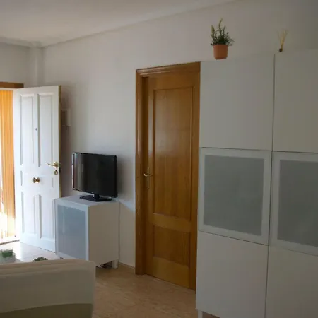 Huebsche Erdgeschosswohnung Mit Grossem Garten By Interhome Apartament *