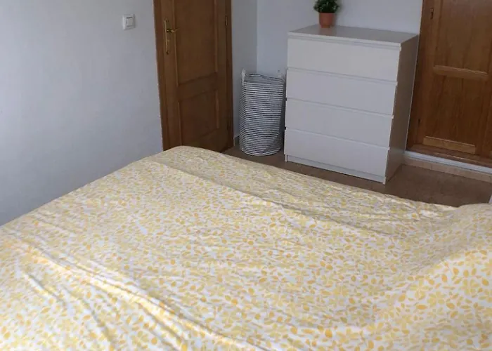 Huebsche Erdgeschosswohnung Mit Grossem Garten By Interhome Apartament