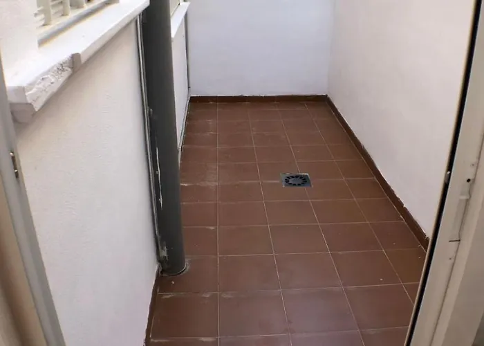 Huebsche Erdgeschosswohnung Mit Grossem Garten By Interhome *